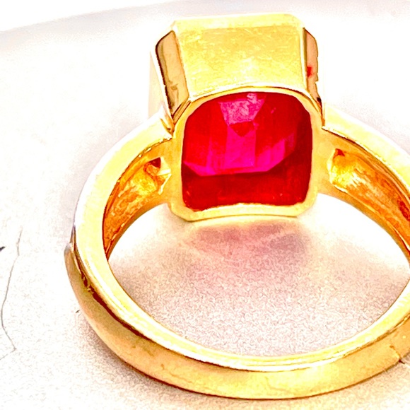 Ruby Stone 8.40 Carats in Gold Ring, Certified by IGC, Burmese Origin - Picture 5 of 10